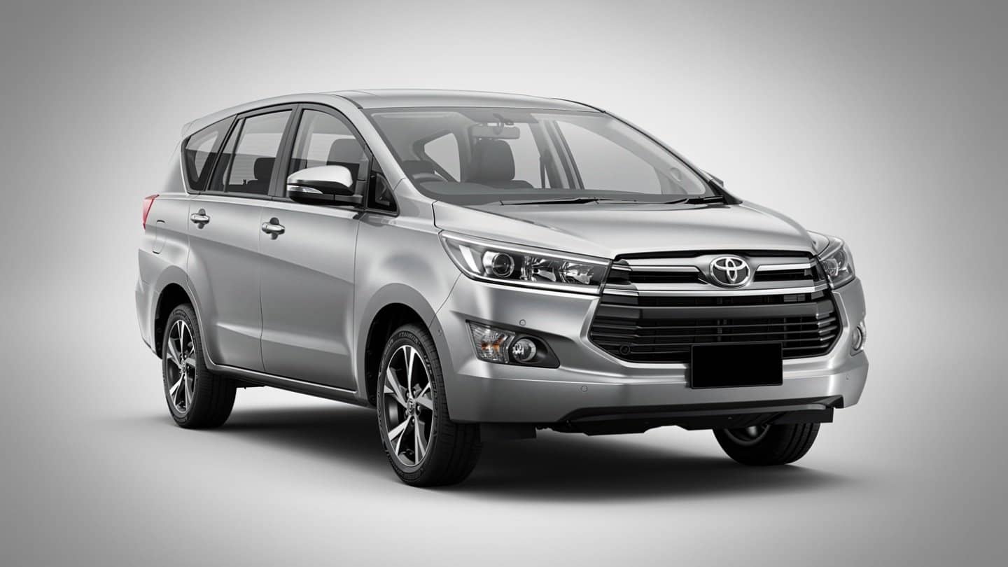 Toyota Innova 2025 (Silver)